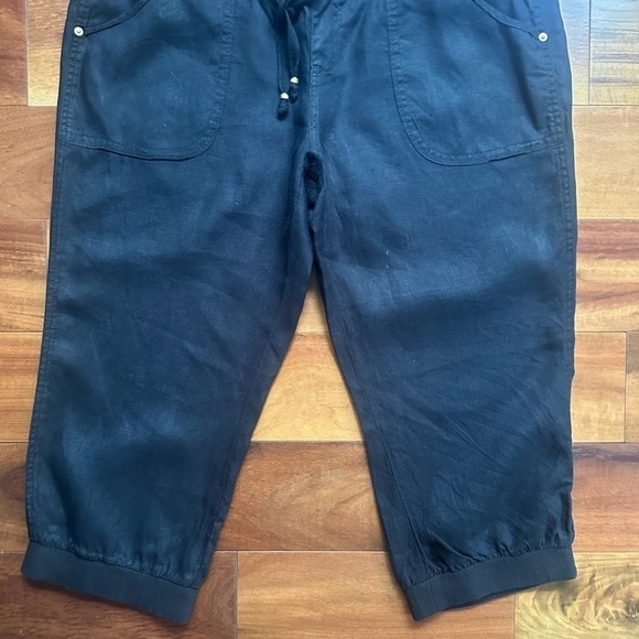 Guess Linen Capri Joggers - Picture 3 of 9